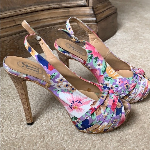 Floral Man Made Material Heels - Picture 2 of 7